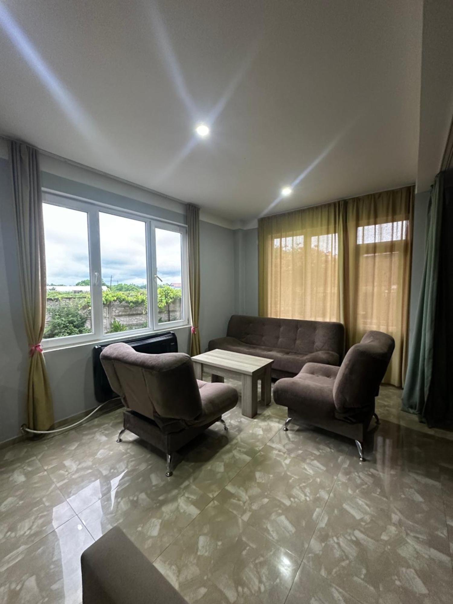 Hotel อูเรคี ภายนอก รูปภาพ