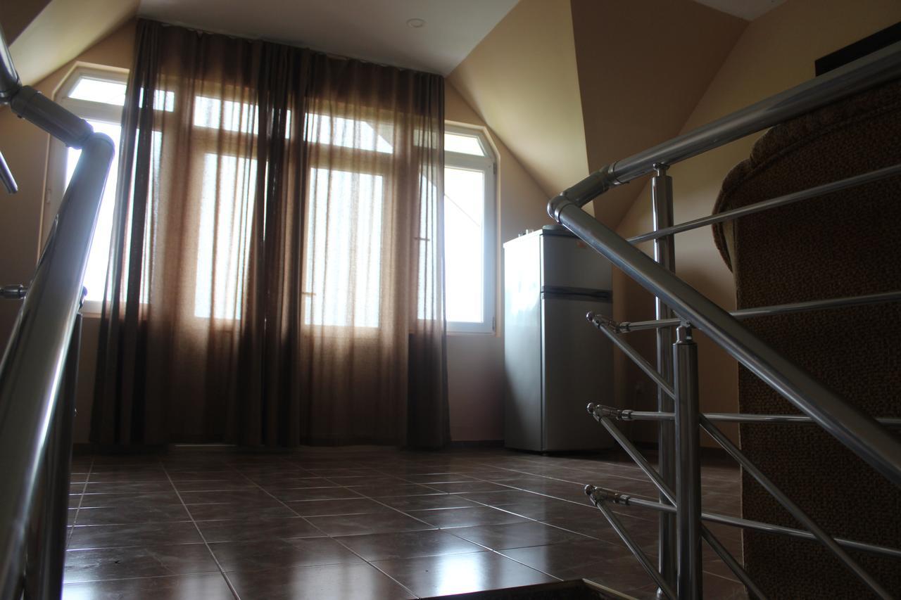 Hotel อูเรคี ภายนอก รูปภาพ
