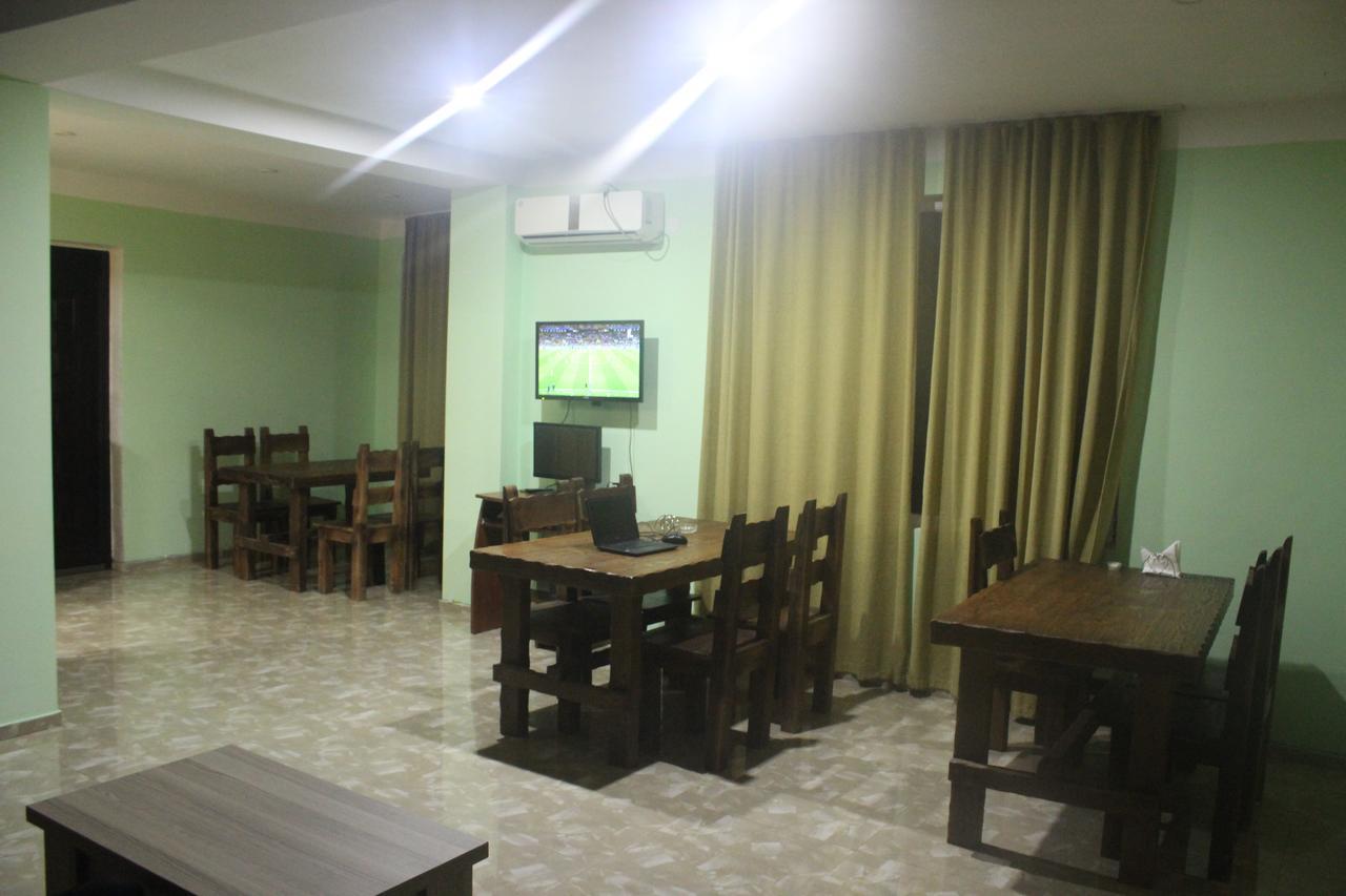 Hotel อูเรคี ภายนอก รูปภาพ